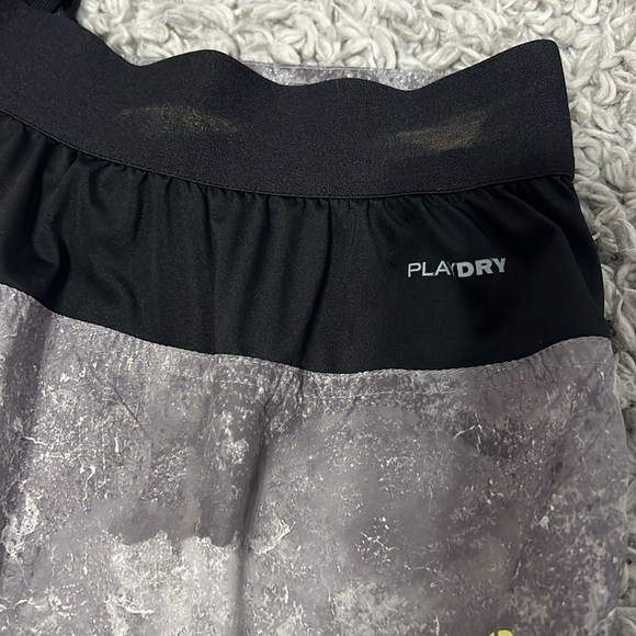 Reebok lightweight running shorts size medium - Picture 5 of 5